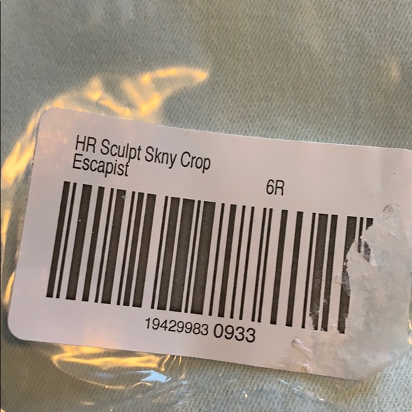 WHBM Skinny crop in escapist - Picture 4 of 7